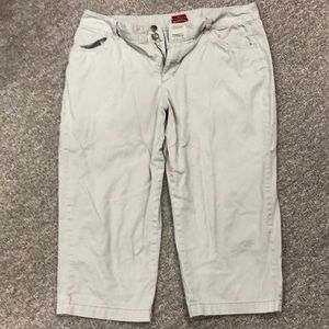 🌻EUC Women’s Merona Size 16 Capris🌻